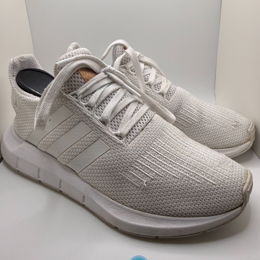 Adidas Swift Run Women Size 7 White Sneakers Knit Lace Up Running Shoes